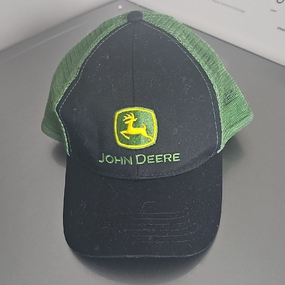 John Deere Green and Black Adjustable Baseball / TRUCKER Hat